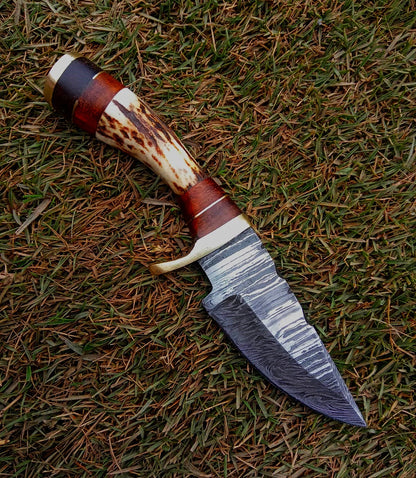 Custom Handmade Damascus Steel Blade Camping Skinner Knife Stage Handle
