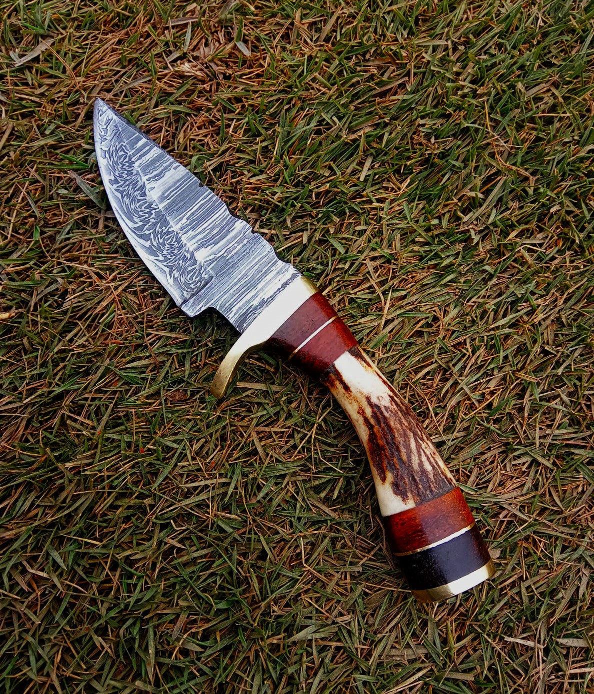Custom Handmade Damascus Steel Blade Camping Skinner Knife Stage Handle