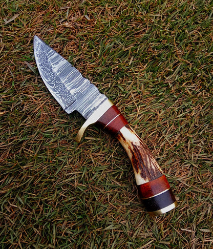 Custom Handmade Damascus Steel Blade Camping Skinner Knife Stage Handle